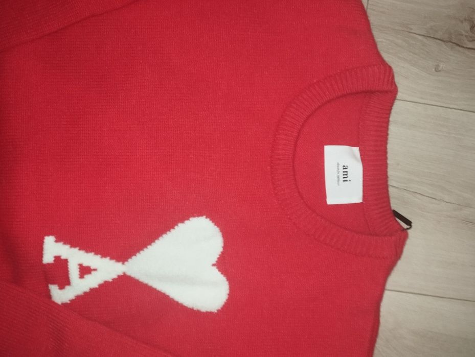 Czerwony Sweter Ami