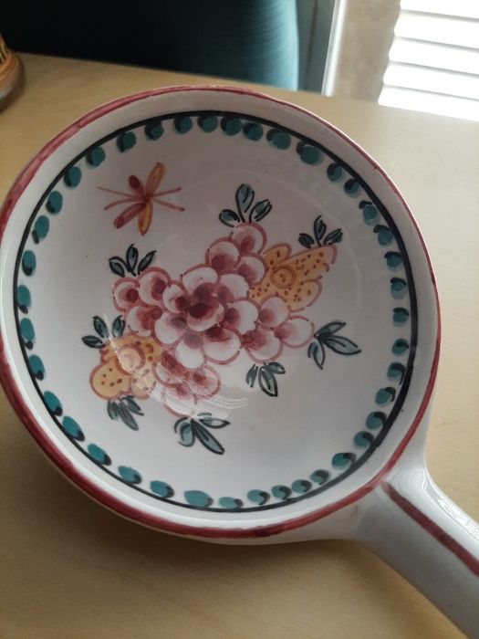 Concha decorativa em faiança
