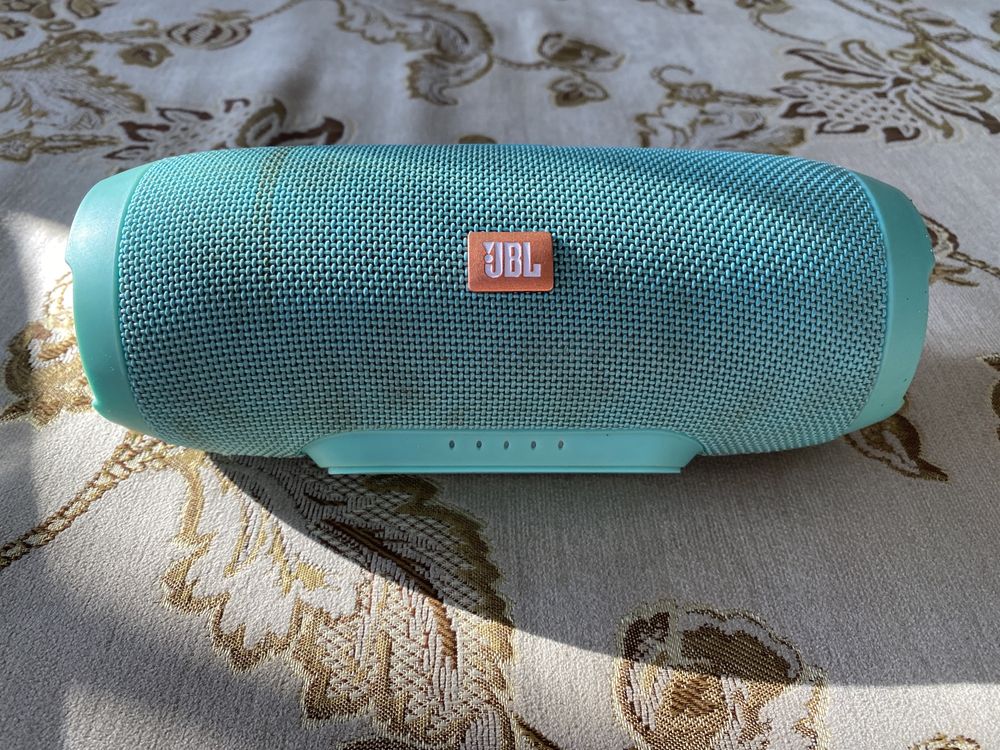 Портативная колонка JBL