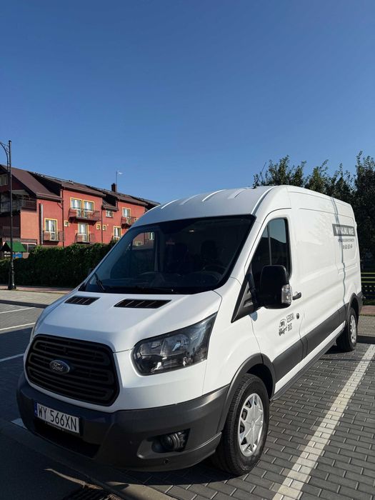 Wynajem busów dostawczych Ford Transit L2H2