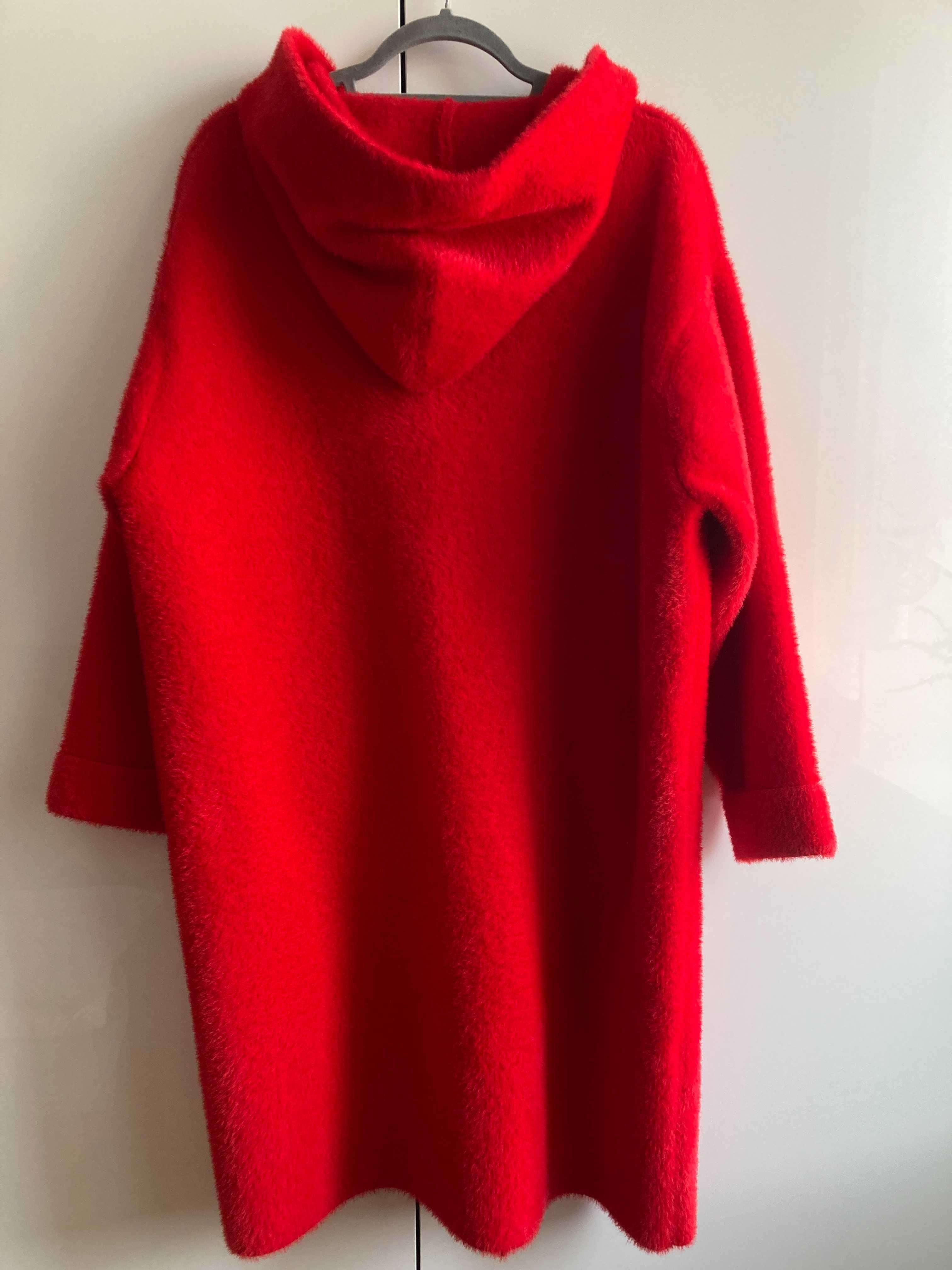 ALPAKA długi czerwony płaszcz z kapturem