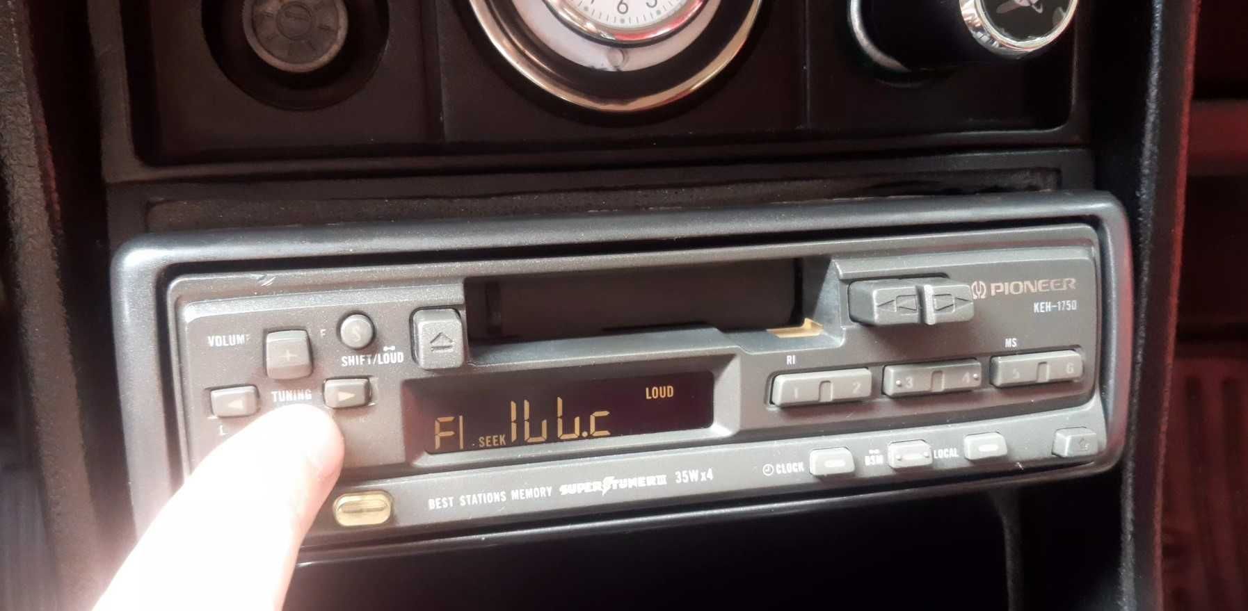 Pioneer KEH-1750 магнитола кассетная