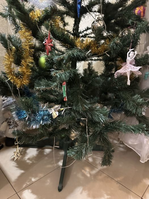 Ялинка штучна, йолка