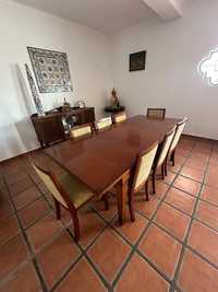 Mesa de sala antiga com 8 cadeiras