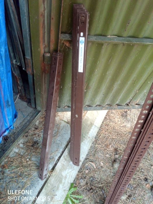 Kątownik  40x40-0,9m długi oraz 0,7m dł regały