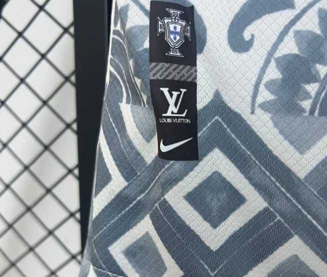 Camisola Portugal x Luis Vuitton
