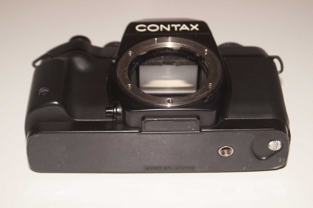 Contax ST body (+ Yashica 50mm f/1.9)