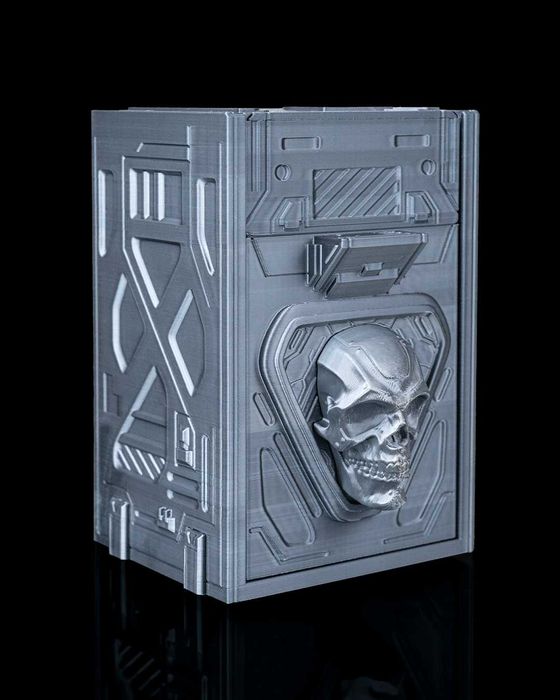 Deck Box „Rozpad Rdzenia” – Postaw na Sci-Fi Horror na Stole!