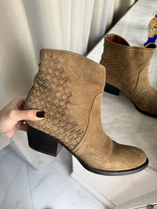 Ковбойки Bottega Veneta замшеві. Оригінал