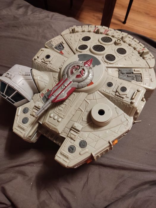 Star Wars Sokół Millenium Hasbro statek kosmiczny niekompletny