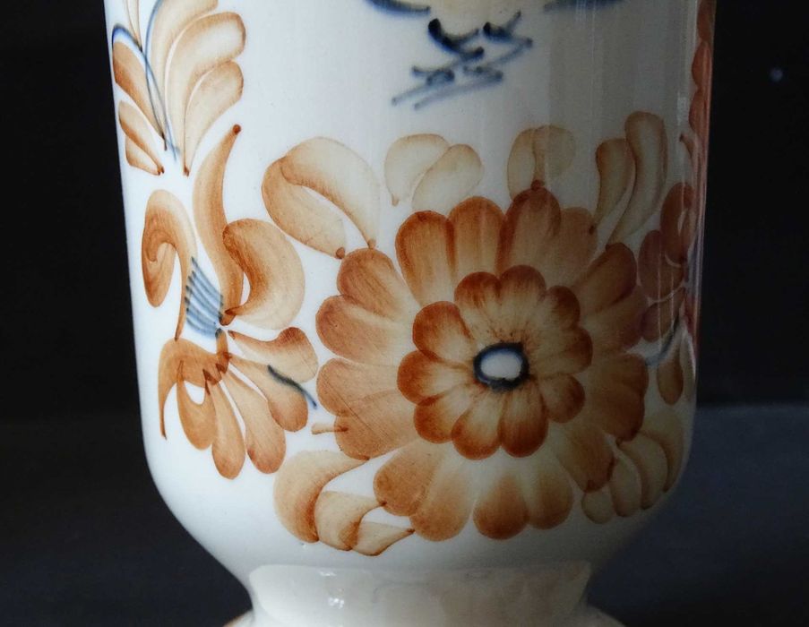 Włocławek: wazon ręcznie malowany sygnowany Chlebowska