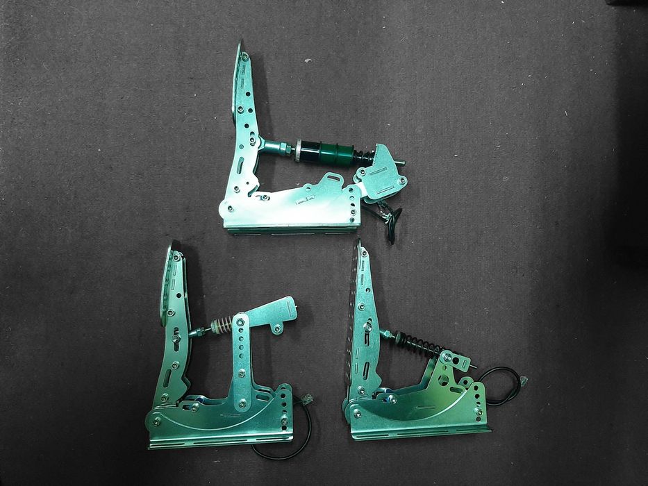 Педалі для сімрейсинга