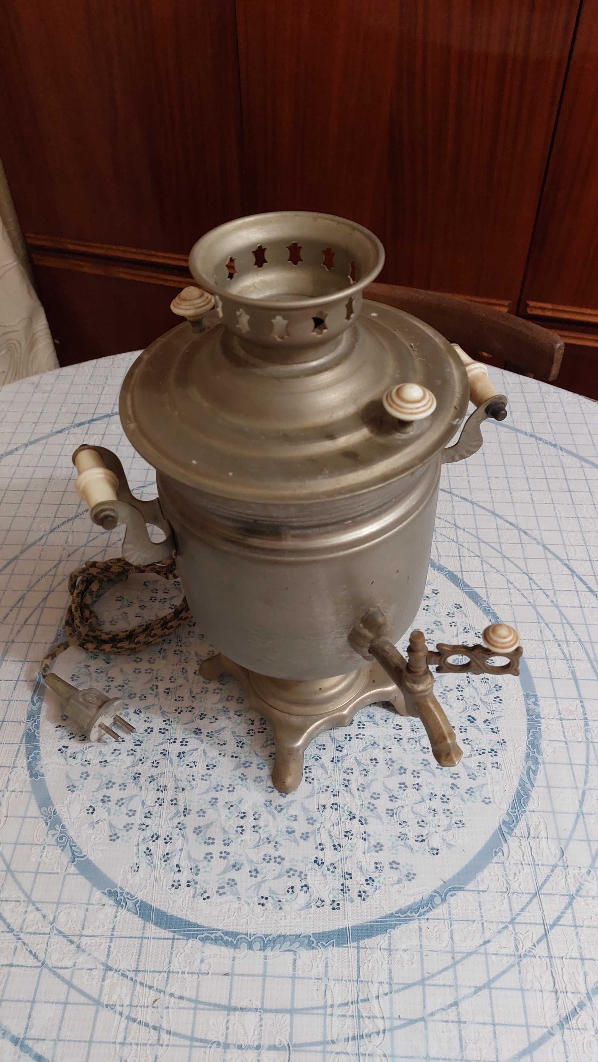 Самовар електричний, 3л, 1 квт,   1978 рік, завод ЗШВ.  Ціна 600 грн
