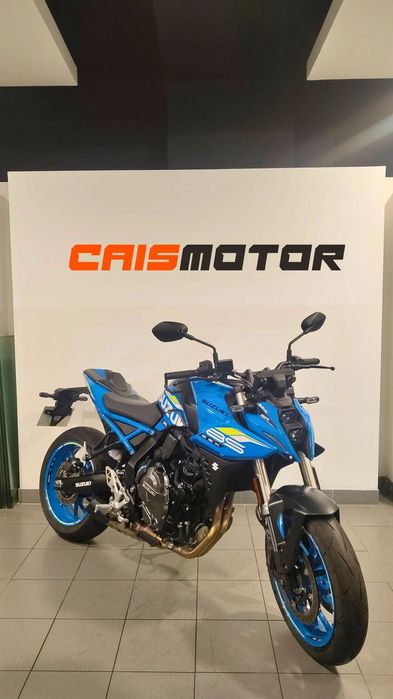 Suzuki GSX  8S