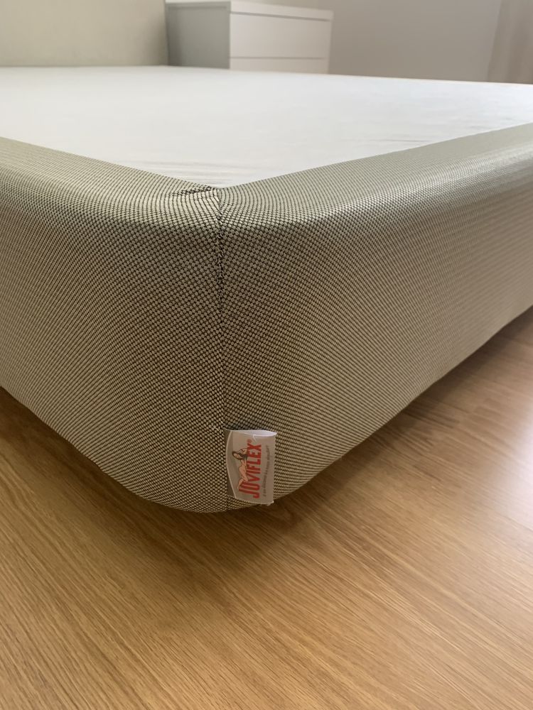 Sommier c/ pés e Cabeceira para cama