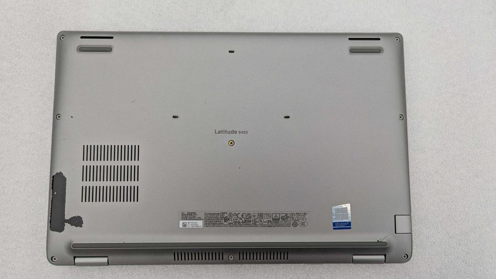 Dell 5420 (i5-1135G7, 12/256GB, 14in, USB-C PD/DP/TB4)+HUB