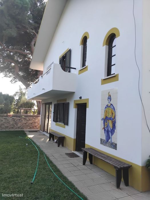 Arrenda-se Primeiro Andar Moradia 3 ASS. T.Remodelado-Cabanas-Palmela