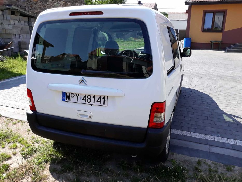 Sprzedam samochód dostawczy Citroen Berlingo.