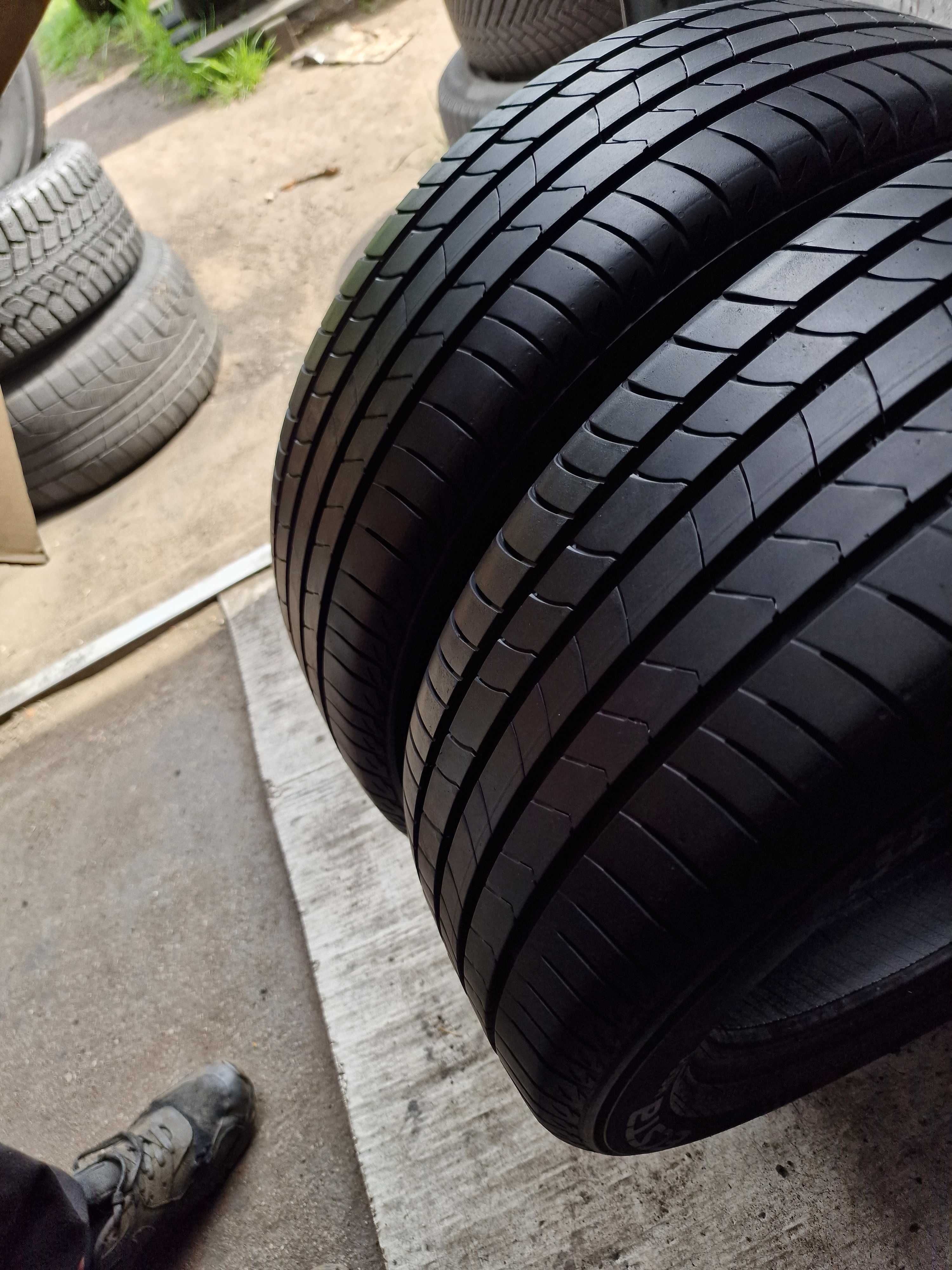 Sprzedam 2 opony 215/55 18" Kumho letnie 90% 2021r