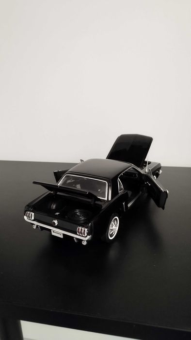 Zestaw trzech modeli w skali 1 18