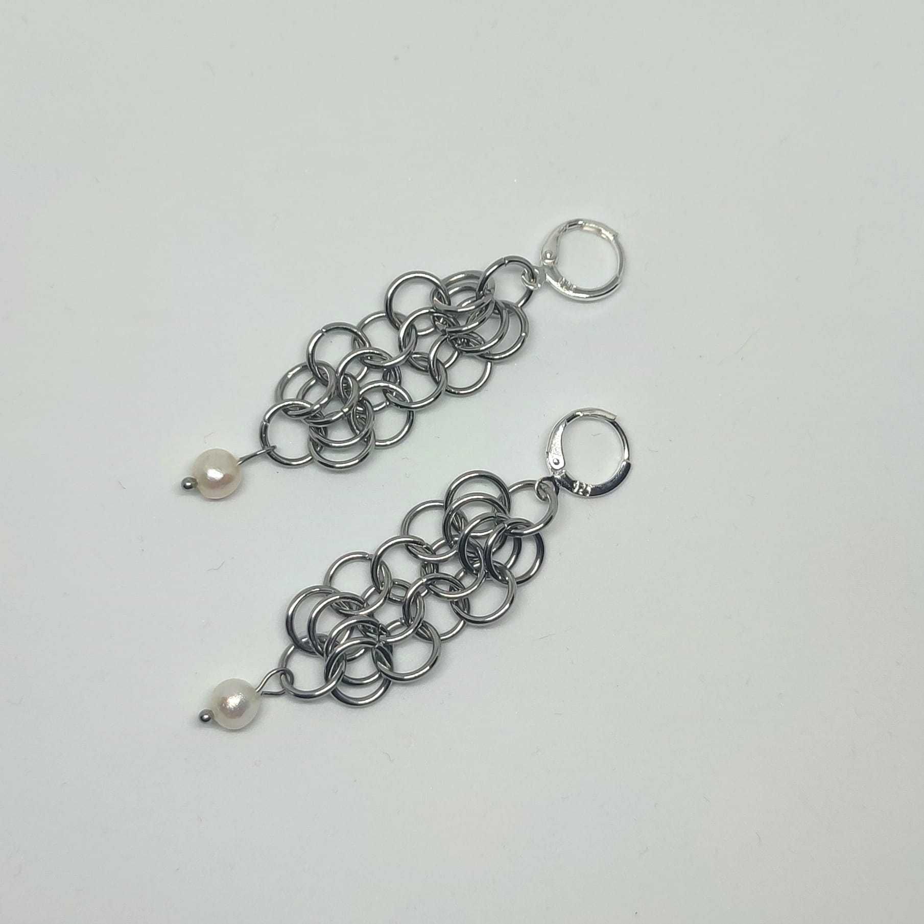 Kolczyki chainmail z perłami biżuteria w stylu wikingów fantasy gotyk