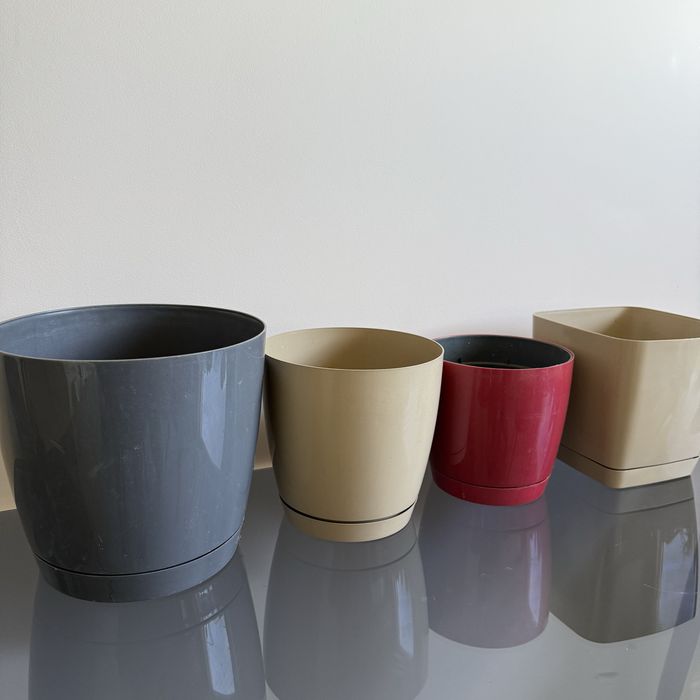 Doniczki osłonki ceramiczne i plastikowe wkłady do doniczek