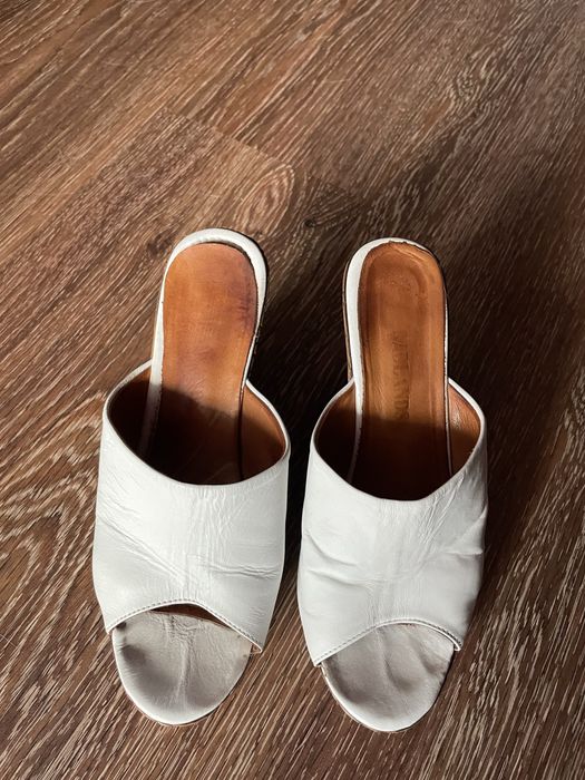 Шльопанці на платформі