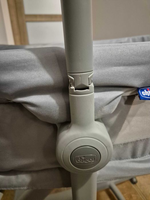 Chicco Baby Hug 4w1 + 2 materace +pokrowiec na materac +moskitiera