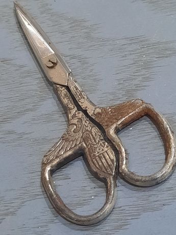 Stare przedwojenne nożyczki solingen z ciekawym amerykańskim motywem .