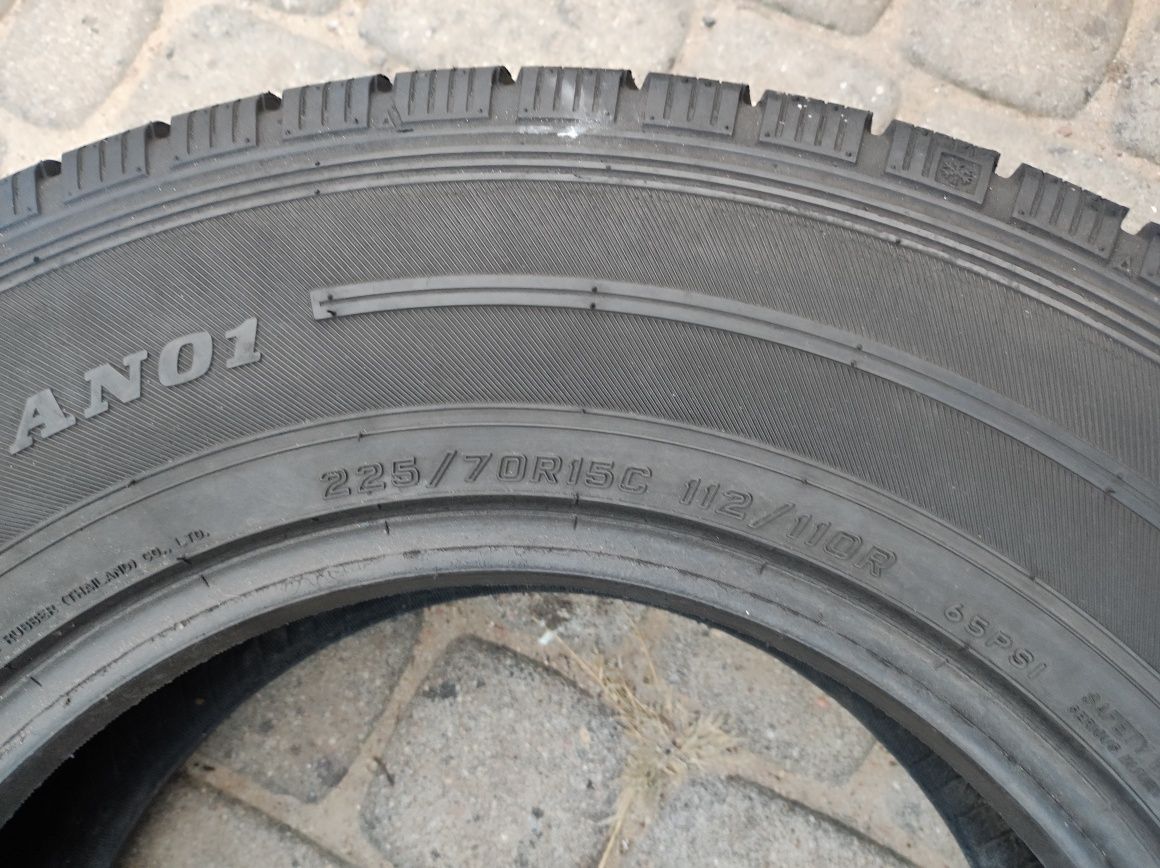 225.70.15c jedna opona Falken EuroWinter Van 01