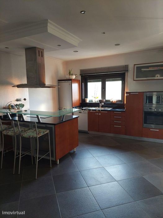 Excelente Apartamento T3 com garagem fechada