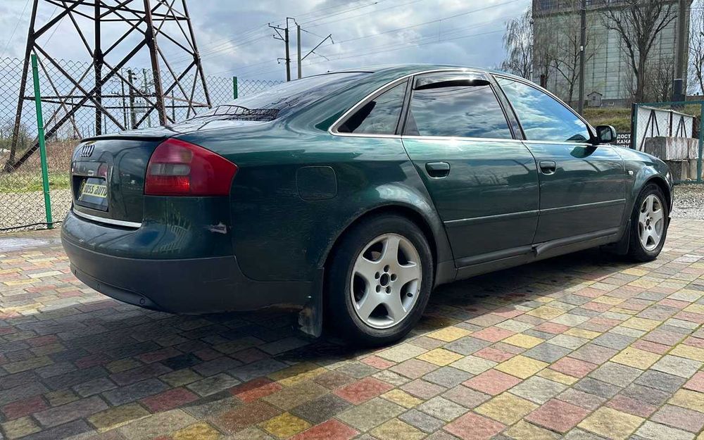 Audi A6 2000 року