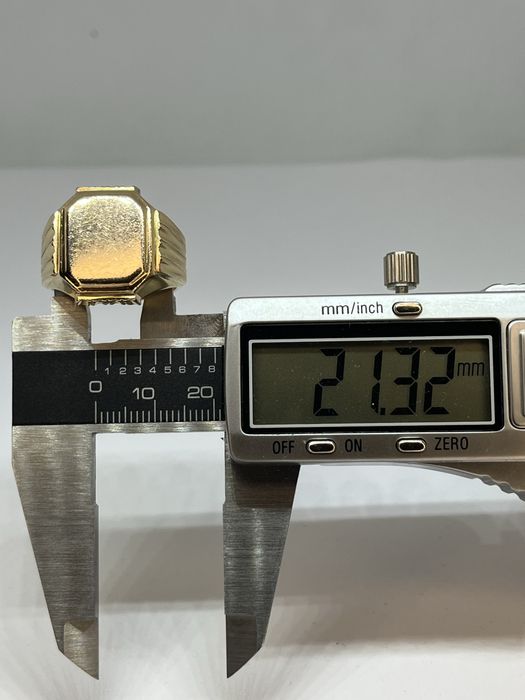 Золота печатка 14.27 г.