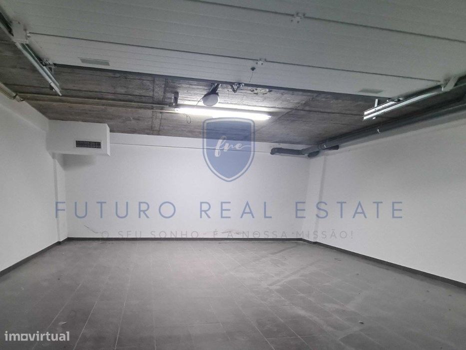 Box | Caniço | Mãe De Deus