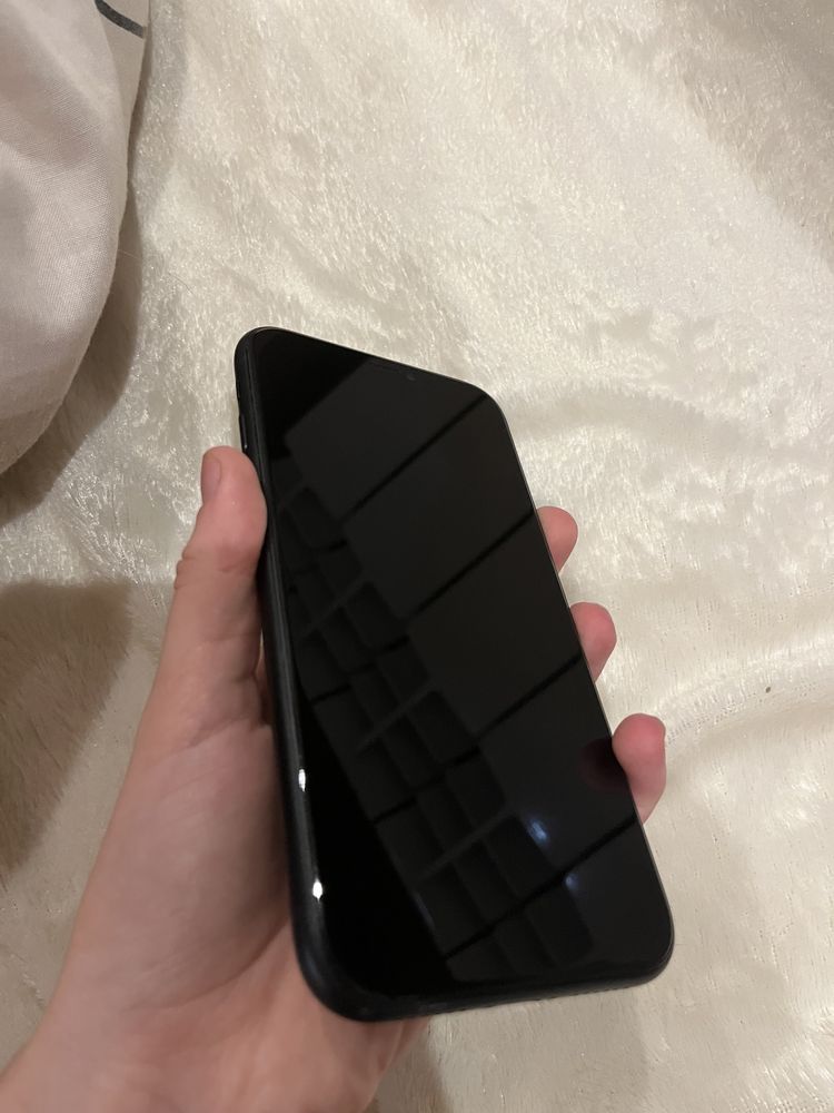 iPhone xr  64гб