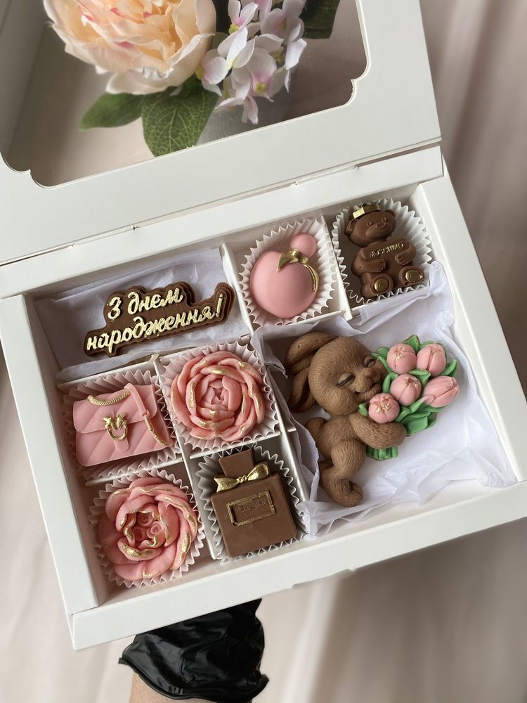 Цукерки з бельгійського шоколаду подарунок мамі з днем народження тату