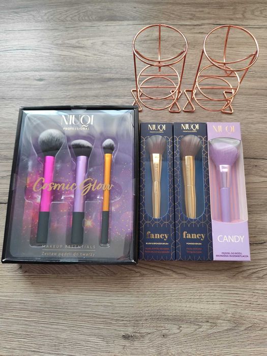 pędzel pędzle NIUQI + 2 stojaki piętrowe na gąbki puszki