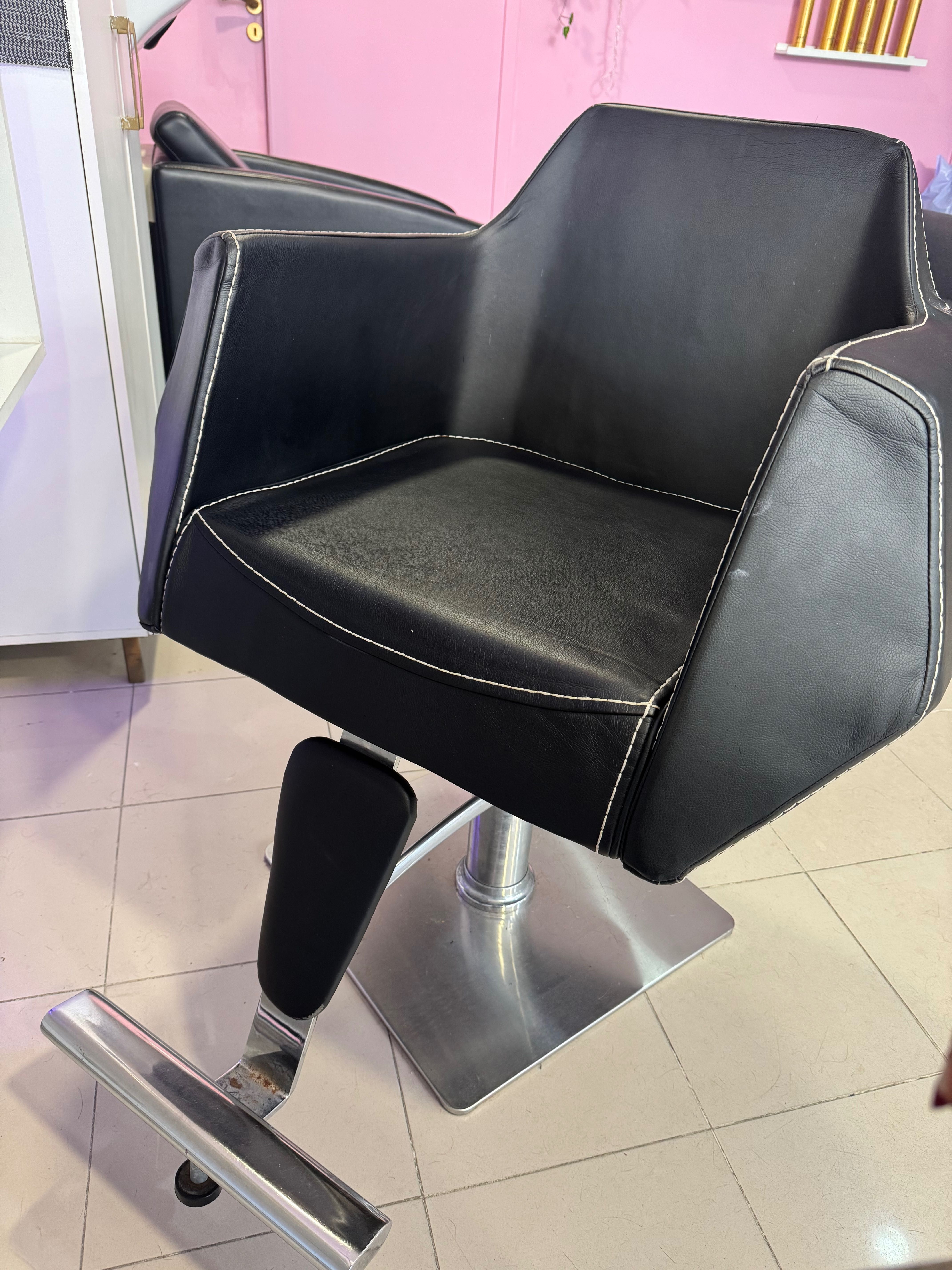 Vendo conjunto de cadeiras e rampa de lavagem