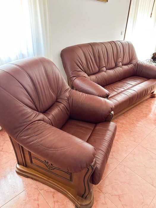 Sofás em couro muito bom estado