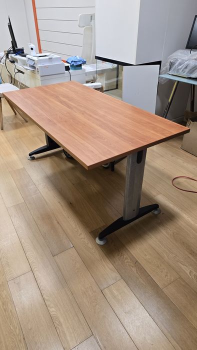 Mesa secretária de escritório