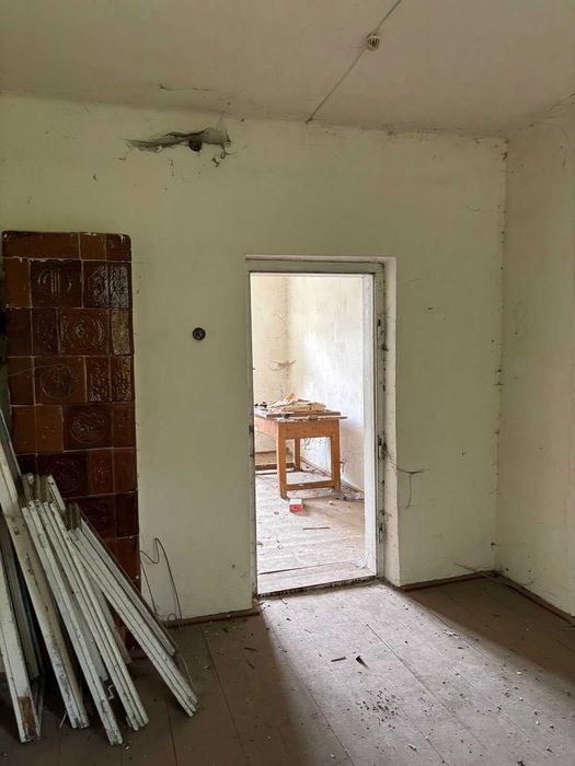 ПРОДАЖ! Адмін. будинок, гараж,​ с-ще Немирів, вул. Західні Вали 12а