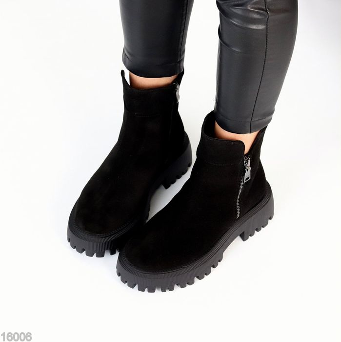 Жіночі шкіряні зимові черевики в кольорах