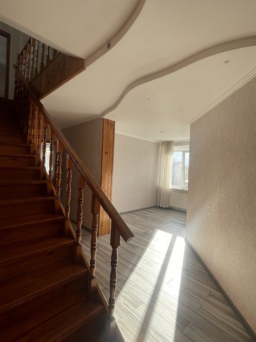 Світлий великий будинок з теплою підлогою та всіма зручностями 37362