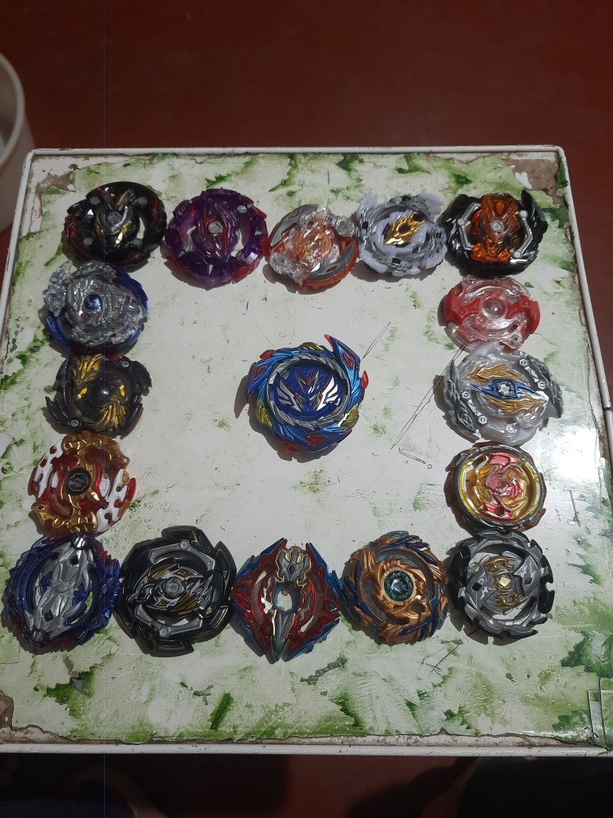 Beyblade волчки б/у