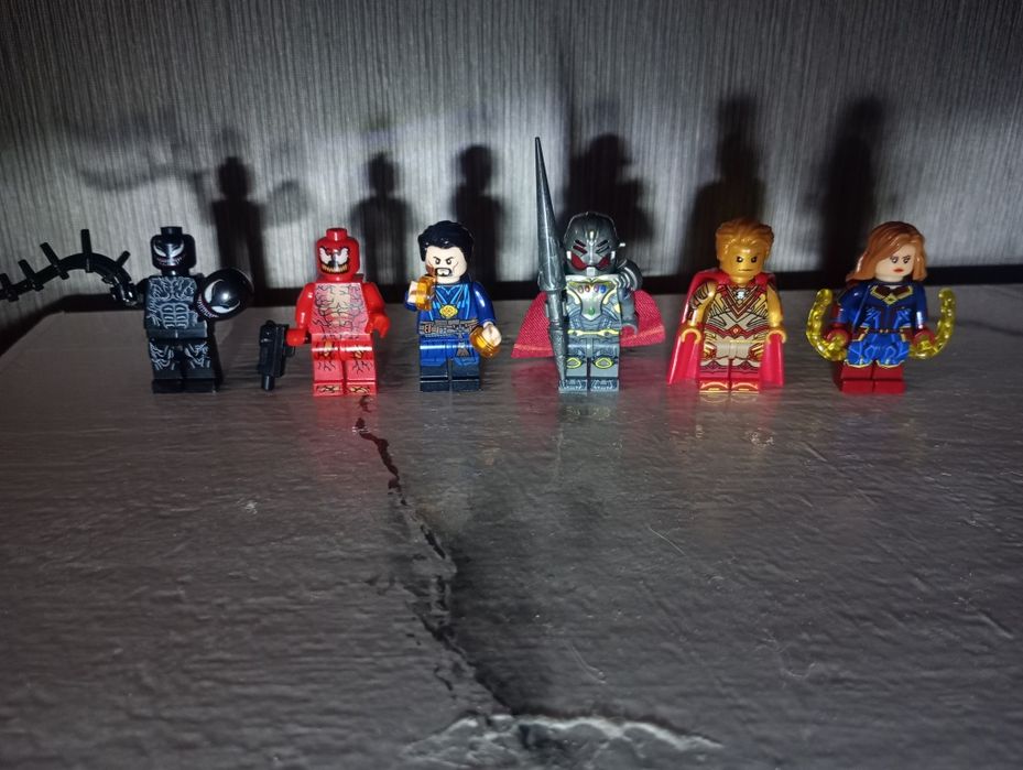 Розпродаж! лего мініфігурки Marvel та DC 80грн/шт .