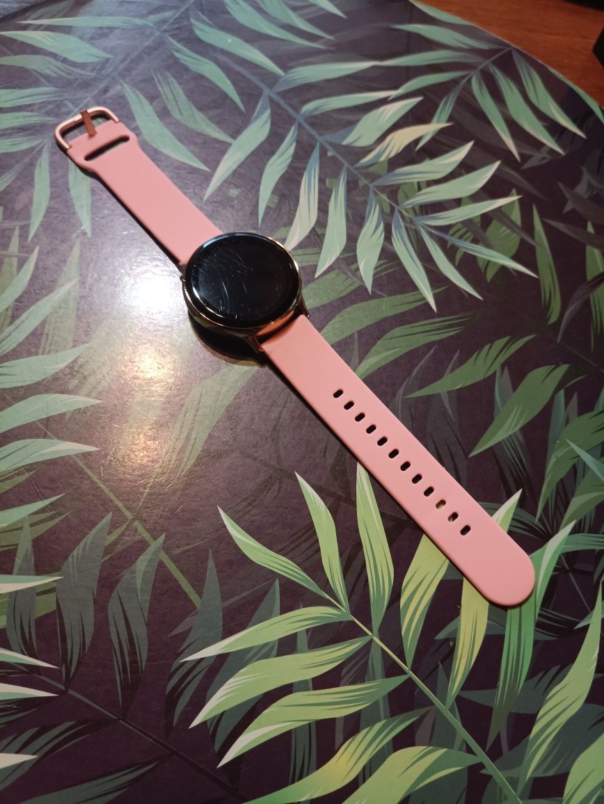 Smartwatch różowy