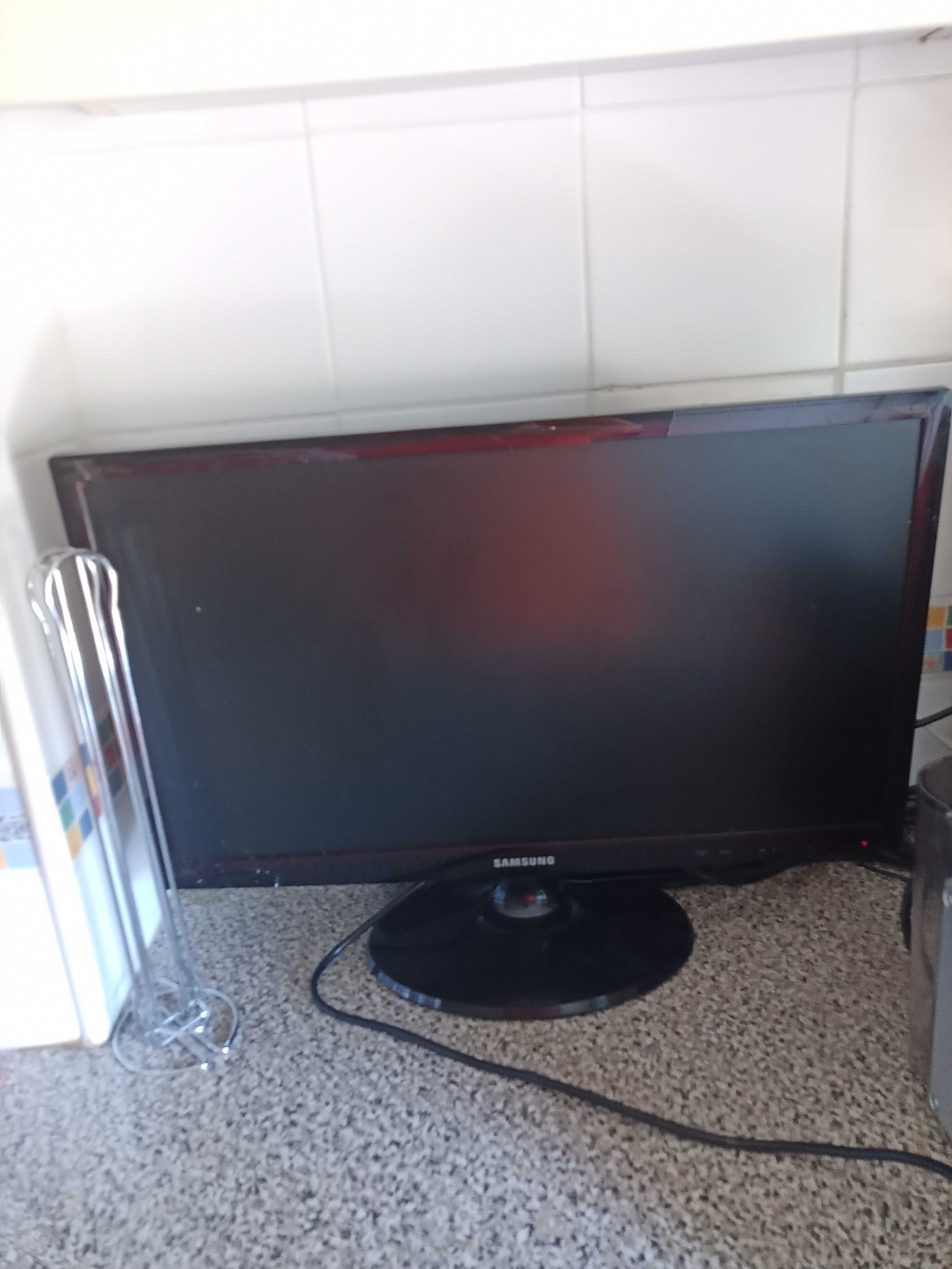 Televisão b.om estado funcional