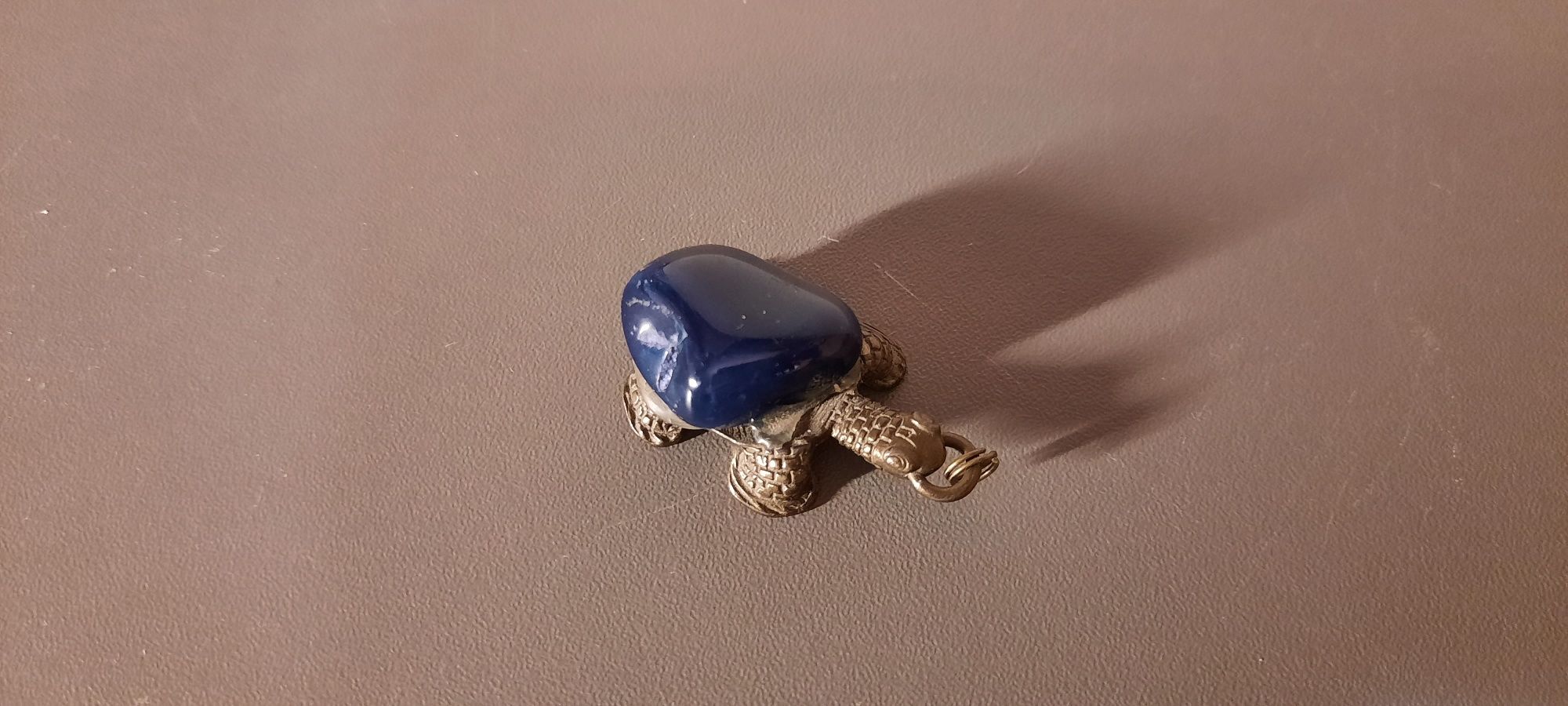 Zawieszka żółwik z kamieniem