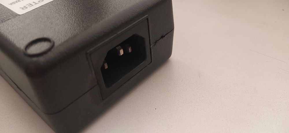 Зарядное устройство или Блок питания 12V 10A по весу лёгкий но рабочий