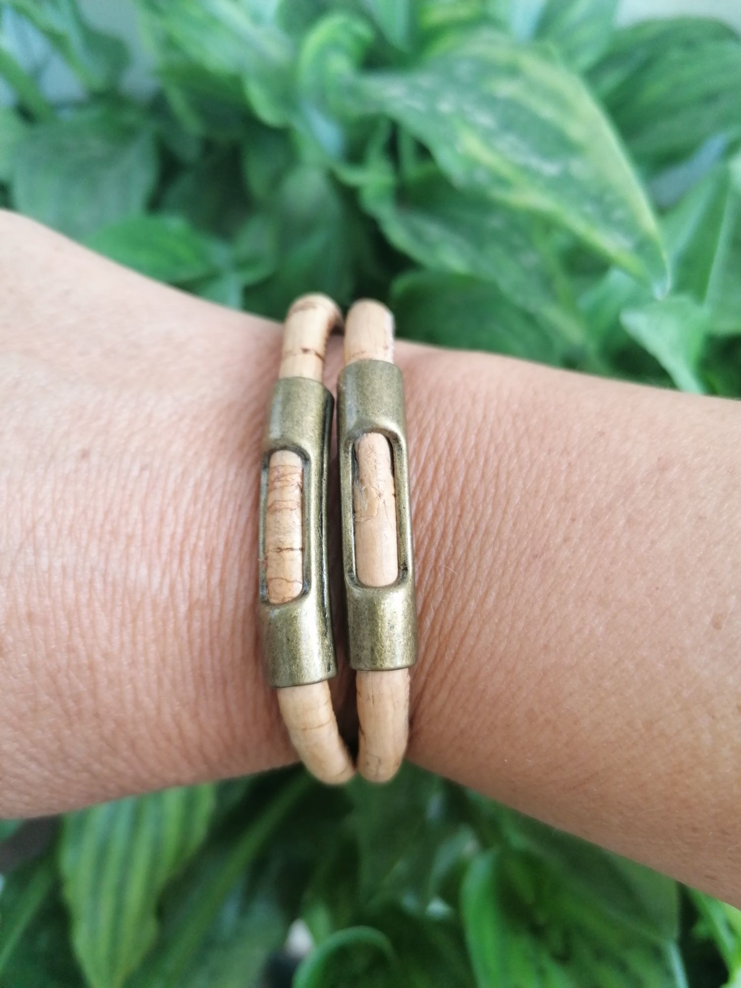 Pulseiras em cortiça. Várias
